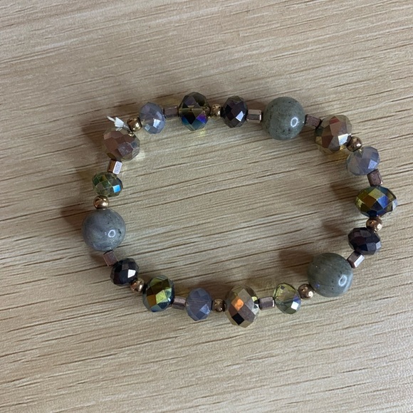 Preloved Beaded Stretch Bracelet - Picture 2 of 2